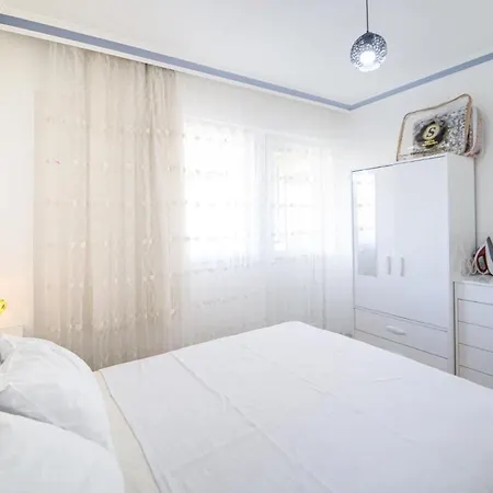 Fully Furnished Flat With Garden In Apartmán Fethiye