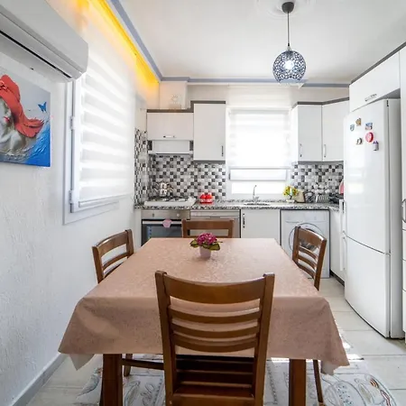 Fully Furnished Flat With Garden In Apartmán *