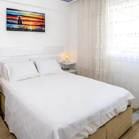 Fully Furnished Flat With Garden In Φετιγιέ